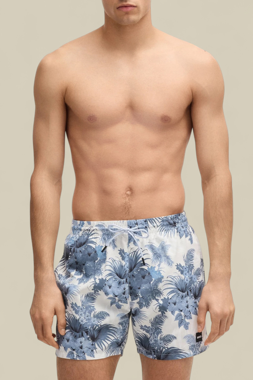 תמונת כל הלוק של מכנסי שחייה